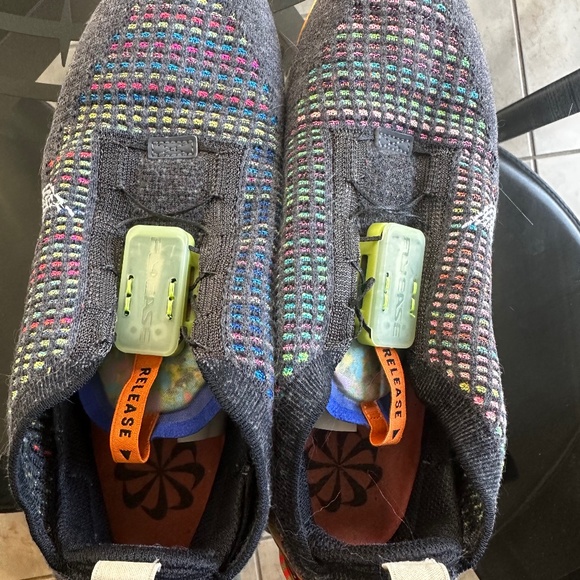 Nike shoes - Picture 1 of 5